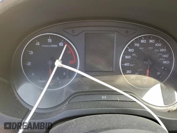 ✅ 2016 Audi A3 Premium • VIN: WAUA7GFF0G1059300 • Лот: 94191845. Опубликован ранее на Copart с пробегом Не указан. Бесплатный доступ к архиву аукционных продаж из США и подробный отчёт об истории автомобиля на DreamBid. Изображение 9.