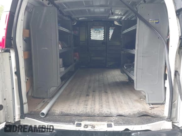 ✅ 2020 Chevrolet Express Cargo • VIN: 1GCWGAFG0L1229714 • Lot: 42902507. Listed on IAAI with 120,592 mi. Free auction sales archive from the USA and detailed vehicle history report at DreamBid. Image 8.