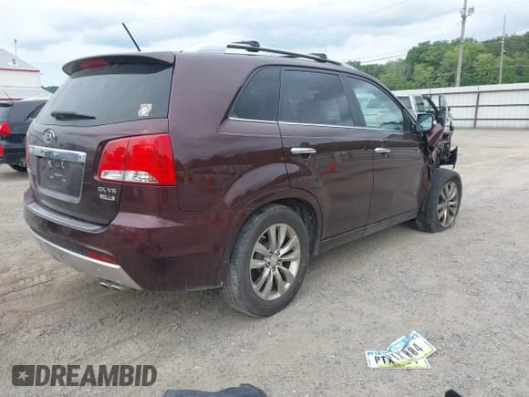 ✅ 2012 Kia Sorento SX • VIN: 5XYKW4A29CG283771 • Lot: 42697543. Wystawiony na IAAI z przebiegiem Nie podano. Bezpłatny archiwum sprzedaży aukcyjnych z USA i szczegółowy raport historii pojazdu na DreamBid. Zdjęcie 4.
