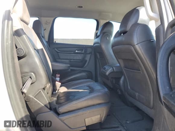 ✅ 2016 Chevrolet Traverse LT • VIN: 1GNKRHKD1GJ272517 • Lot: 90472515. Wystawiony na Copart z przebiegiem 126 123 mil. Bezpłatny archiwum sprzedaży aukcyjnych z USA i szczegółowy raport historii pojazdu na DreamBid. Zdjęcie 11.