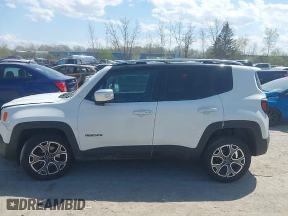✅ 2017 Jeep Renegade Limited • VIN: ZACCJBDB3HPE47042 • Lot: 42117357. Listed on IAAI with 139,686 mi. Free auction sales archive from the USA and detailed vehicle history report at DreamBid. Image 14.