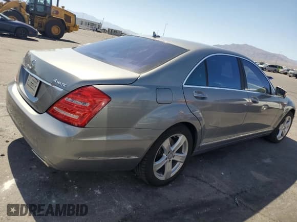 ✅ 2013 Mercedes-Benz S 550 • VIN: WDDNG9EB7DA512568 • Lot: 67425045. Listed on Copart with 128,777 mi. Free auction sales archive from the USA and detailed vehicle history report at DreamBid. Image 3.