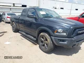 2019 Ram 1500 SLT z VIN 1C6RR6GG3KS698248, wystawiony jako IAAI lot #42955491 z przebiegiem 196 437 mil mil oraz . Historia ofert i sprzedaży dostępna na DreamBid. Obrazek 1.