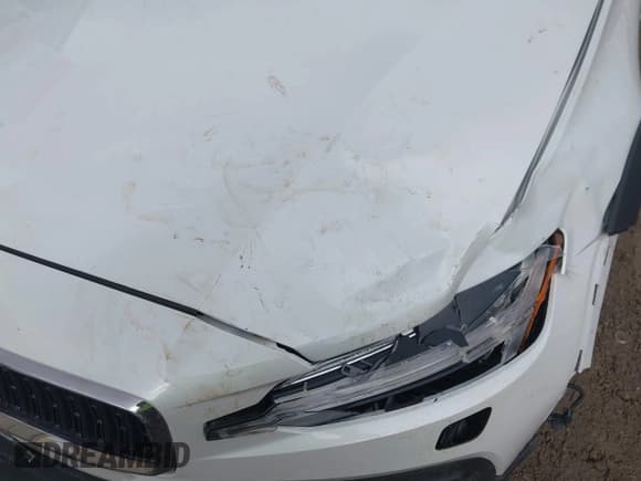 ✅ 2025 Volvo V60 Plus • VIN: YV4L12WK6S2149807 • Lot: 43717264. Wystawiony na IAAI z przebiegiem 14 867 mil. Bezpłatny archiwum sprzedaży aukcyjnych z USA i szczegółowy raport historii pojazdu na DreamBid. Zdjęcie 21.