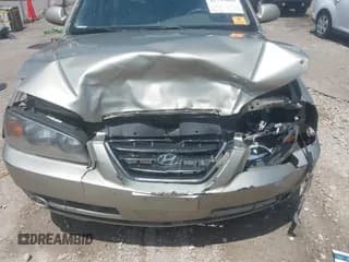 ✅ 2005 Hyundai Elantra GLS • VIN: KMHDN46D05U990924 • Lot: 42795644. Wystawiony na IAAI z przebiegiem Nie podano. Bezpłatny archiwum sprzedaży aukcyjnych z USA i szczegółowy raport historii pojazdu na DreamBid. Zdjęcie 6.