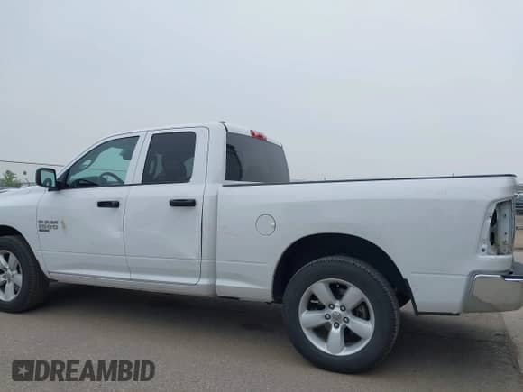 2024 Ram 1500 SLT z VIN 1C6RR7GG3RS157779, wystawiony jako IAAI lot #42488148 z przebiegiem 34 814 mil mil oraz . Historia ofert i sprzedaży dostępna na DreamBid. Obrazek 6.