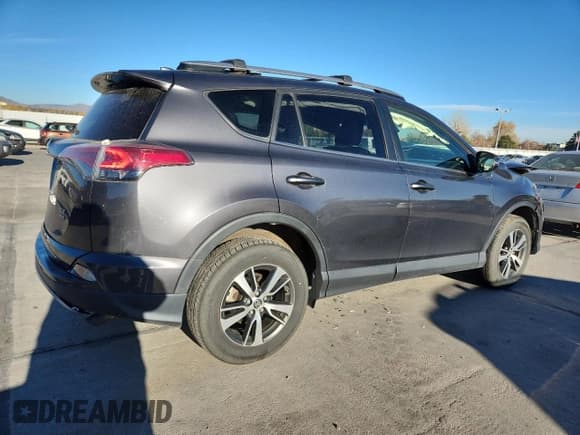 ✅ 2018 Toyota RAV4 XLE • VIN: JTMRFREV9JJ718155 • Лот: 91582725. Опубликован ранее на Copart с пробегом 123 361 миль. Бесплатный доступ к архиву аукционных продаж из США и подробный отчёт об истории автомобиля на DreamBid. Изображение 3.