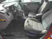 2014 Hyundai Elantra SE z VIN 5NPDH4AE6EH536571, wystawiony jako Copart lot #47992615 z przebiegiem 122 632 mil mil oraz Szkoda całkowita • Salvage title. Historia ofert i sprzedaży dostępna na DreamBid. Obrazek 7.