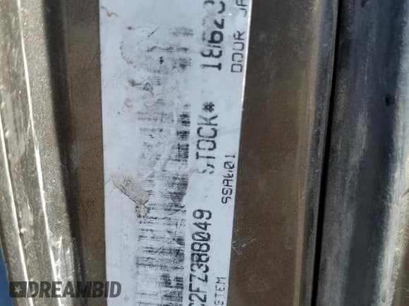 ✅ 2015 Chevrolet Silverado 1500 LT • VIN: 1GCRCREC2FZ388049 • Лот: 76098054. Опубликован ранее на Copart с пробегом 131 051 миль. Бесплатный доступ к архиву аукционных продаж из США и подробный отчёт об истории автомобиля на DreamBid. Изображение 13.