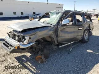 ✅ 1994 Toyota 4Runner • VIN: JT3VN39W4R8064061 • Lot: 73418104. Wystawiony na Copart z przebiegiem 243 252 mil. Bezpłatny archiwum sprzedaży aukcyjnych z USA i szczegółowy raport historii pojazdu na DreamBid. Zdjęcie 1.