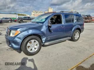 ✅ 2007 Nissan Pathfinder LE • VIN: 5N1AR18U17C623185 • Lot: 93887455. Wystawiony na Copart z przebiegiem 174 010 mil. Bezpłatny archiwum sprzedaży aukcyjnych z USA i szczegółowy raport historii pojazdu na DreamBid. Zdjęcie 1.