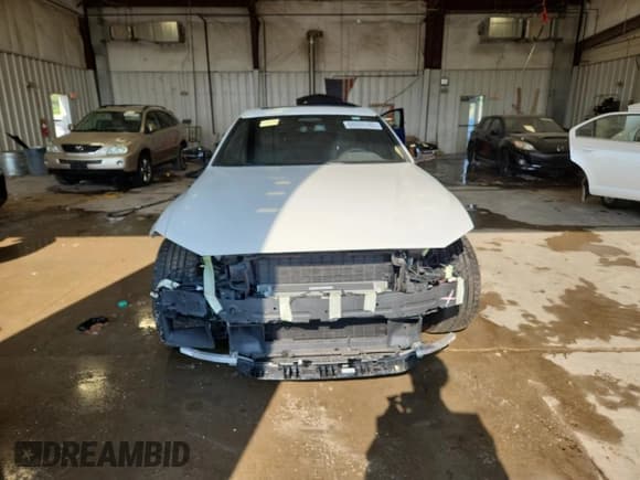 ✅ 2022 BMW 4 Series M440i xDrive • VIN: WBA13AW03NFM41096 • Lot: 68650185. Listed on Copart with 26,654 mi. Free auction sales archive from the USA and detailed vehicle history report at DreamBid. Image 5.