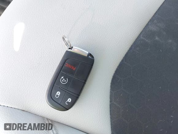 ✅ 2018 Jeep Compass Latitude • VIN: 3C4NJDBB6JT192392 • Lot: 43397736. Listed on IAAI with 64,955 mi. Free auction sales archive from the USA and detailed vehicle history report at DreamBid. Image 11.