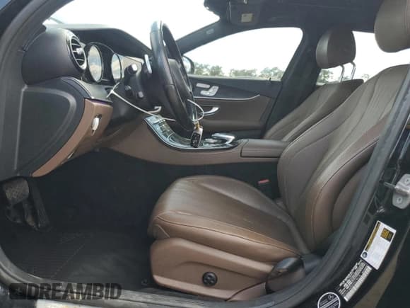 ✅ 2017 Mercedes-Benz E 300 Luxury • VIN: WDDZF4KB6HA079018 • Lot: 70217535. Listed on Copart with 71,954 mi. Free auction sales archive from the USA and detailed vehicle history report at DreamBid. Image 7.