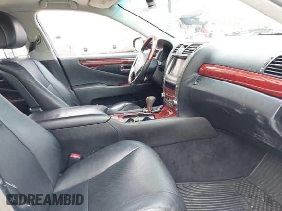✅ 2008 Lexus LS 460 • VIN: JTHBL46F385061102 • Lot: 43890893. Listed on IAAI with 147,892 mi. Free auction sales archive from the USA and detailed vehicle history report at DreamBid. Image 5.