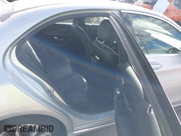 ✅ 2016 Mercedes-Benz C 300 • VIN: 55SWF4JBXGU169632 • Lot: 43633508. Listed on IAAI with 77,094 mi. Free auction sales archive from the USA and detailed vehicle history report at DreamBid. Image 8.