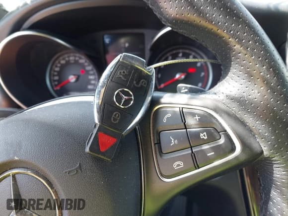 ✅ 2017 Mercedes-Benz GLC 300 • VIN: WDC0G4JB2HF249924 • Lot: 42256324. Wystawiony na IAAI z przebiegiem 94 078 mil. Bezpłatny archiwum sprzedaży aukcyjnych z USA i szczegółowy raport historii pojazdu na DreamBid. Zdjęcie 11.