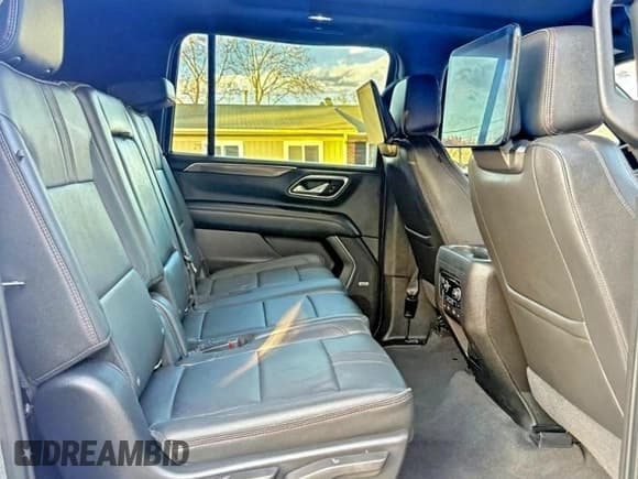 ✅ 2021 Chevrolet Suburban RST • VIN: 1GNSKEKD5MR331360 • Лот: 94420965. Опубликован ранее на Copart с пробегом 88 434 миль. Бесплатный доступ к архиву аукционных продаж из США и подробный отчёт об истории автомобиля на DreamBid. Изображение 6.