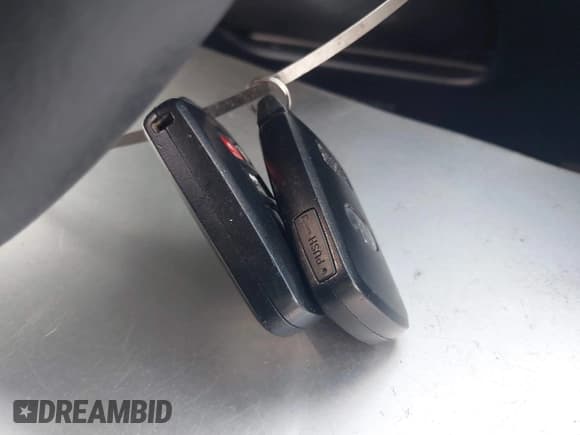 ✅ 2018 Toyota Avalon Hybrid XLE Plus • VIN: 4T1BD1EB6JU059993 • Lot: 41794920. Wystawiony na IAAI z przebiegiem 103 897 mil. Bezpłatny archiwum sprzedaży aukcyjnych z USA i szczegółowy raport historii pojazdu na DreamBid. Zdjęcie 11.