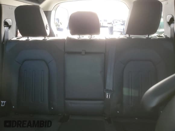 ✅ 2021 Land Rover Defender S • VIN: SALEJ7RX3M2038868 • Lot: 49911404. Wystawiony na Copart z przebiegiem 48 402 mil. Bezpłatny archiwum sprzedaży aukcyjnych z USA i szczegółowy raport historii pojazdu na DreamBid. Zdjęcie 10.