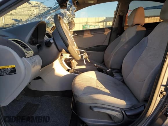 ✅ 2013 Hyundai Accent GLS • VIN: KMHCT4AEXDU332334 • Лот: 81672544. Опубликован ранее на Copart с пробегом Не указан. Бесплатный доступ к архиву аукционных продаж из США и подробный отчёт об истории автомобиля на DreamBid. Изображение 7.