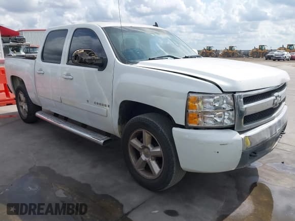 ✅ 2008 Chevrolet Silverado 1500 1LT • VIN: 3GCEC13J98G295808 • Lot: 43534433. Wystawiony na IAAI z przebiegiem 285 031 mil. Bezpłatny archiwum sprzedaży aukcyjnych z USA i szczegółowy raport historii pojazdu na DreamBid. Zdjęcie 1.