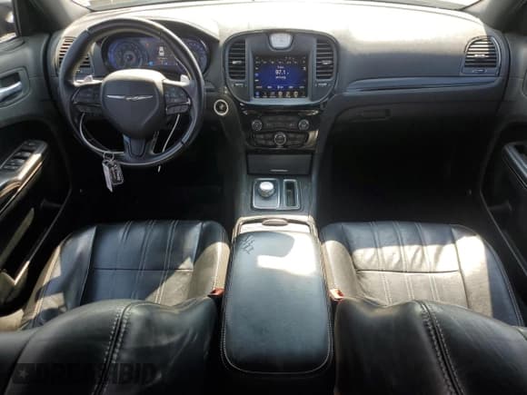 ✅ 2016 Chrysler 300 S • VIN: 2C3CCABTXGH295118 • Lot: 60099645. Listed on Copart with 157,344 mi. Free auction sales archive from the USA and detailed vehicle history report at DreamBid. Image 8.