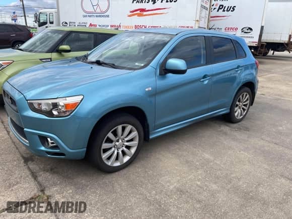 2011 Mitsubishi Outlander SE with VIN JA4AR4AU6BZ024198, listed as a IAAI auction lot 43584345 with 80,533 mi miles and . Bid and sale history available at DreamBid. Image 2.