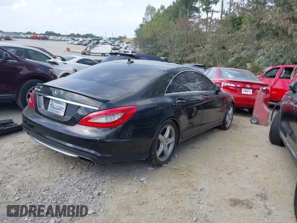 ✅ 2012 Mercedes-Benz CLS 550 • VIN: WDDLJ7DBXCA015625 • Lot: 43307973. Listed on IAAI with 149,582 mi. Free auction sales archive from the USA and detailed vehicle history report at DreamBid. Image 13.