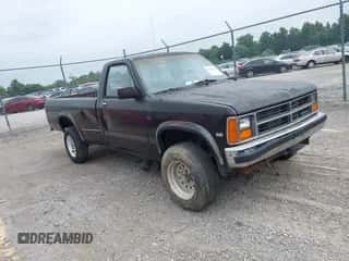 1987 Dodge Dakota z VIN 1B7GR14M2HS417062, wystawiony jako IAAI lot #43035917 z przebiegiem 189 633 mil mil oraz . Historia ofert i sprzedaży dostępna na DreamBid. Obrazek 1.