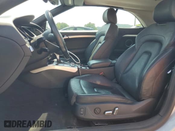 ✅ 2013 Audi A5 Premium Plus • VIN: WAULFAFH7DN011467 • Lot: 64823185. Wystawiony na Copart z przebiegiem 71 936 mil. Bezpłatny archiwum sprzedaży aukcyjnych z USA i szczegółowy raport historii pojazdu na DreamBid. Zdjęcie 7.