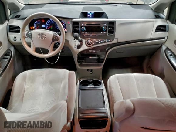 ✅ 2014 Toyota Sienna LE • VIN: 5TDKK3DC9ES434026 • Лот: 96868205. Опубликован ранее на Copart с пробегом 265 276 миль. Бесплатный доступ к архиву аукционных продаж из США и подробный отчёт об истории автомобиля на DreamBid. Изображение 8.