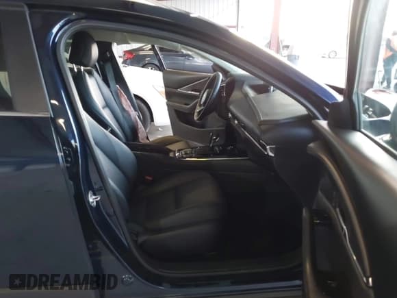✅ 2025 Mazda CX-30 S Preferred • VIN: 3MVDMBCM9SM791563 • Lot: 43667423. Listed on IAAI with 4,381 mi. Free auction sales archive from the USA and detailed vehicle history report at DreamBid. Image 5.