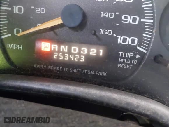 ✅ 2002 GMC Savana • VIN: 1GTHG35R221198343 • Lot: 42842633. Wystawiony na IAAI z przebiegiem 253 423 mil. Bezpłatny archiwum sprzedaży aukcyjnych z USA i szczegółowy raport historii pojazdu na DreamBid. Zdjęcie 15.