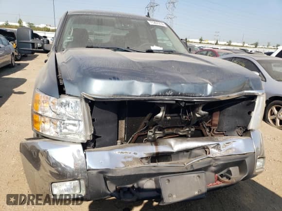 ✅ 2008 Chevrolet Silverado 2500HD Work Truck • VIN: 1GCHK23K28F192231 • Lot: 71207214. Wystawiony na Copart z przebiegiem 166 211 mil. Bezpłatny archiwum sprzedaży aukcyjnych z USA i szczegółowy raport historii pojazdu na DreamBid. Zdjęcie 5.