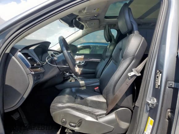 ✅ 2016 Volvo XC90 T6 Momentum • VIN: YV4A22PK6G1076907 • Лот: 81014365. Опубликован ранее на Copart с пробегом 185 676 миль. Бесплатный доступ к архиву аукционных продаж из США и подробный отчёт об истории автомобиля на DreamBid. Изображение 7.