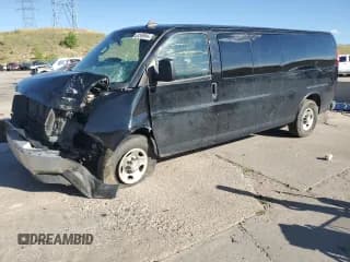 ✅ 2018 Chevrolet Express Passenger LT • VIN: 1GAZGPFG7J1258214 • Lot: 63349945. Wystawiony na Copart z przebiegiem 111 891 mil. Bezpłatny archiwum sprzedaży aukcyjnych z USA i szczegółowy raport historii pojazdu na DreamBid. Zdjęcie 1.