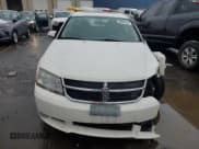 ✅ 2010 Dodge Avenger R/T • VIN: 1B3CC5FBXAN111106 • Lot: 86067084. Wystawiony na Copart z przebiegiem 82 551 mil. Bezpłatny archiwum sprzedaży aukcyjnych z USA i szczegółowy raport historii pojazdu na DreamBid. Zdjęcie 5.