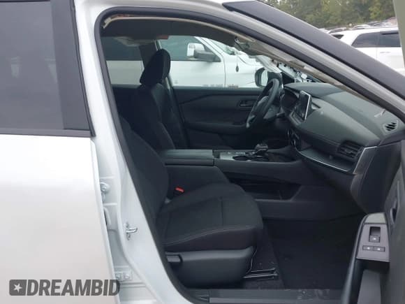 ✅ 2025 Nissan Rogue S • VIN: 5N1BT3AA5SC870235 • Lot: 43240879. Listed on IAAI with 3,432 mi. Free auction sales archive from the USA and detailed vehicle history report at DreamBid. Image 5.