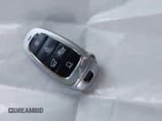 ✅ 2023 Hyundai Santa Fe SEL • VIN: 5NMS24AJ5PH516723 • Lot: 43466249. Wystawiony na IAAI z przebiegiem 16 789 mil. Bezpłatny archiwum sprzedaży aukcyjnych z USA i szczegółowy raport historii pojazdu na DreamBid. Zdjęcie 11.