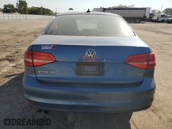 ✅ 2015 Volkswagen Jetta SE • VIN: 3VWD17AJ0FM352464 • Lot: 84861795. Listed on Copart with 133,524 mi. Free auction sales archive from the USA and detailed vehicle history report at DreamBid. Image 6.