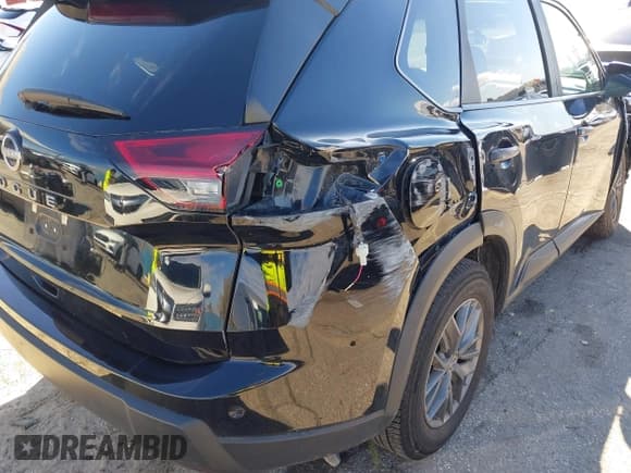 ✅ 2024 Nissan Rogue S • VIN: 5N1BT3AA4RC676841 • Лот: 43740639. Опубликован ранее на IAAI с пробегом 42 636 миль. Бесплатный доступ к архиву аукционных продаж из США и подробный отчёт об истории автомобиля на DreamBid. Изображение 19.