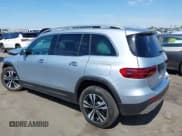 ✅ 2025 Mercedes-Benz GLB 250 • VIN: W1N4M4GB3SW426469 • Лот: 42920527. Опубликован ранее на IAAI с пробегом 462 миль. Бесплатный доступ к архиву аукционных продаж из США и подробный отчёт об истории автомобиля на DreamBid. Изображение 3.