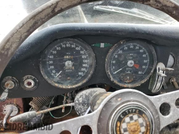 ✅ 1964 Jaguar XK • VIN: 890497 • Lot: 75335024. Wystawiony na Copart z przebiegiem 40 172 mil. Bezpłatny archiwum sprzedaży aukcyjnych z USA i szczegółowy raport historii pojazdu na DreamBid. Zdjęcie 9.