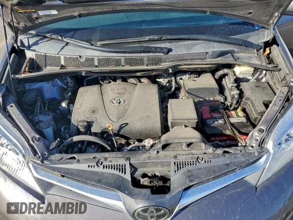 ✅ 2018 Toyota Sienna XLE • VIN: 5TDDZ3DC9JS209779 • Lot: 94101335. Listed on Copart with 59,772 mi. Free auction sales archive from the USA and detailed vehicle history report at DreamBid. Image 12.