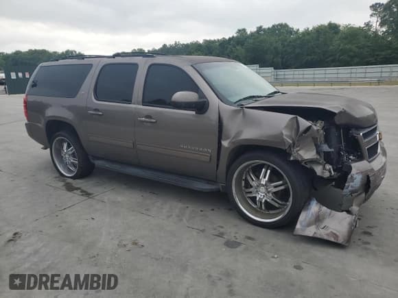 ✅ 2013 Chevrolet Suburban LT • VIN: 1GNSCJE06DR257347 • Lot: 56209335. Wystawiony na Copart z przebiegiem 249 404 mil. Bezpłatny archiwum sprzedaży aukcyjnych z USA i szczegółowy raport historii pojazdu na DreamBid. Zdjęcie 4.