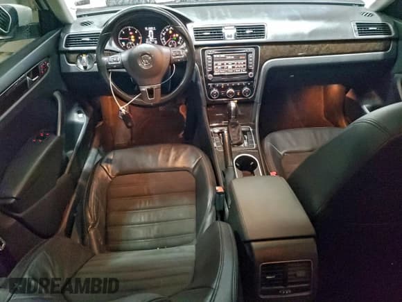 ✅ 2015 Volkswagen Passat SEL Premium • VIN: 1VWCV7A30FC064365 • Lot: 94863385. Listed on Copart with 157,156 mi. Free auction sales archive from the USA and detailed vehicle history report at DreamBid. Image 8.