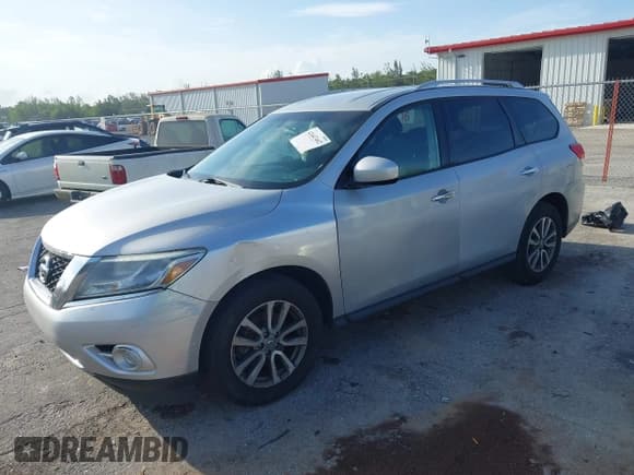 ✅ 2016 Nissan Pathfinder S • VIN: 5N1AR2MN7GC602930 • Lot: 42447462. Listed on IAAI with 182,006 mi. Free auction sales archive from the USA and detailed vehicle history report at DreamBid. Image 2.