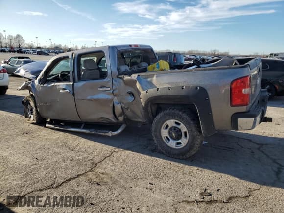 ✅ 2007 Chevrolet Silverado 2500HD LTZ • VIN: 1GCHK23677F513035 • Lot: 43150135. Wystawiony na Copart z przebiegiem Nie podano. Bezpłatny archiwum sprzedaży aukcyjnych z USA i szczegółowy raport historii pojazdu na DreamBid. Zdjęcie 2.