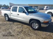 ✅ 2002 Dodge Dakota Sport • VIN: 1B7HL38N02S681523 • Lot: 43537584. Wystawiony na IAAI z przebiegiem 216 042 mil. Bezpłatny archiwum sprzedaży aukcyjnych z USA i szczegółowy raport historii pojazdu na DreamBid. Zdjęcie 1.